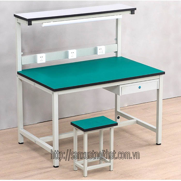 Bàn thao tác công nghiệp T905 do DoHOME sản xuất